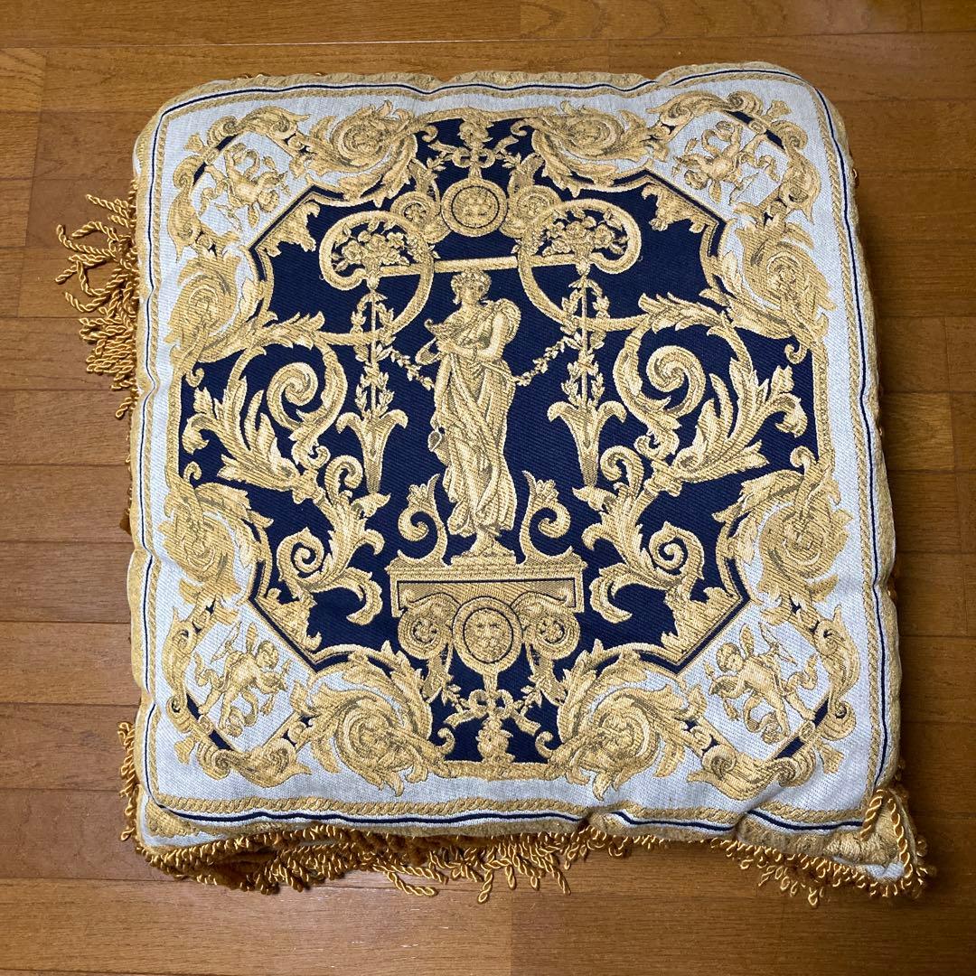 クッション (大)