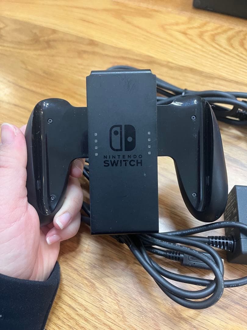 １年半使用Nintendo Switch ニンテンドースイッチ 本体 箱付き