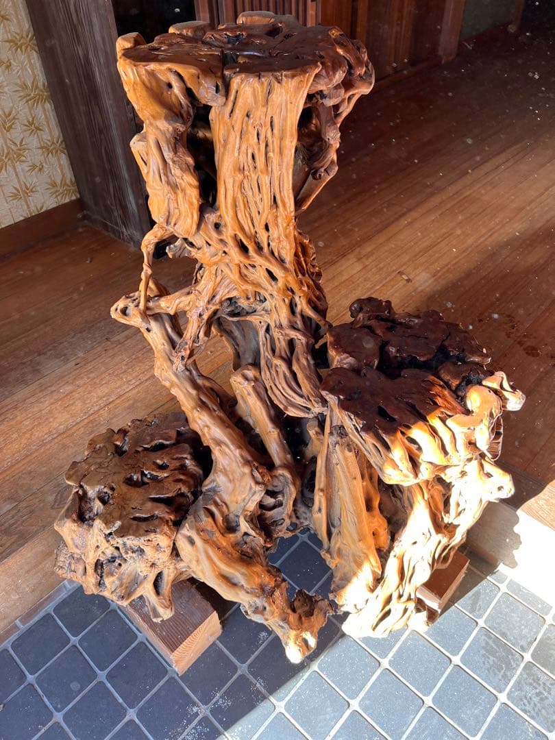 この世に二つとない奇品　変木　オブジェ　3段飾り棚　天然木