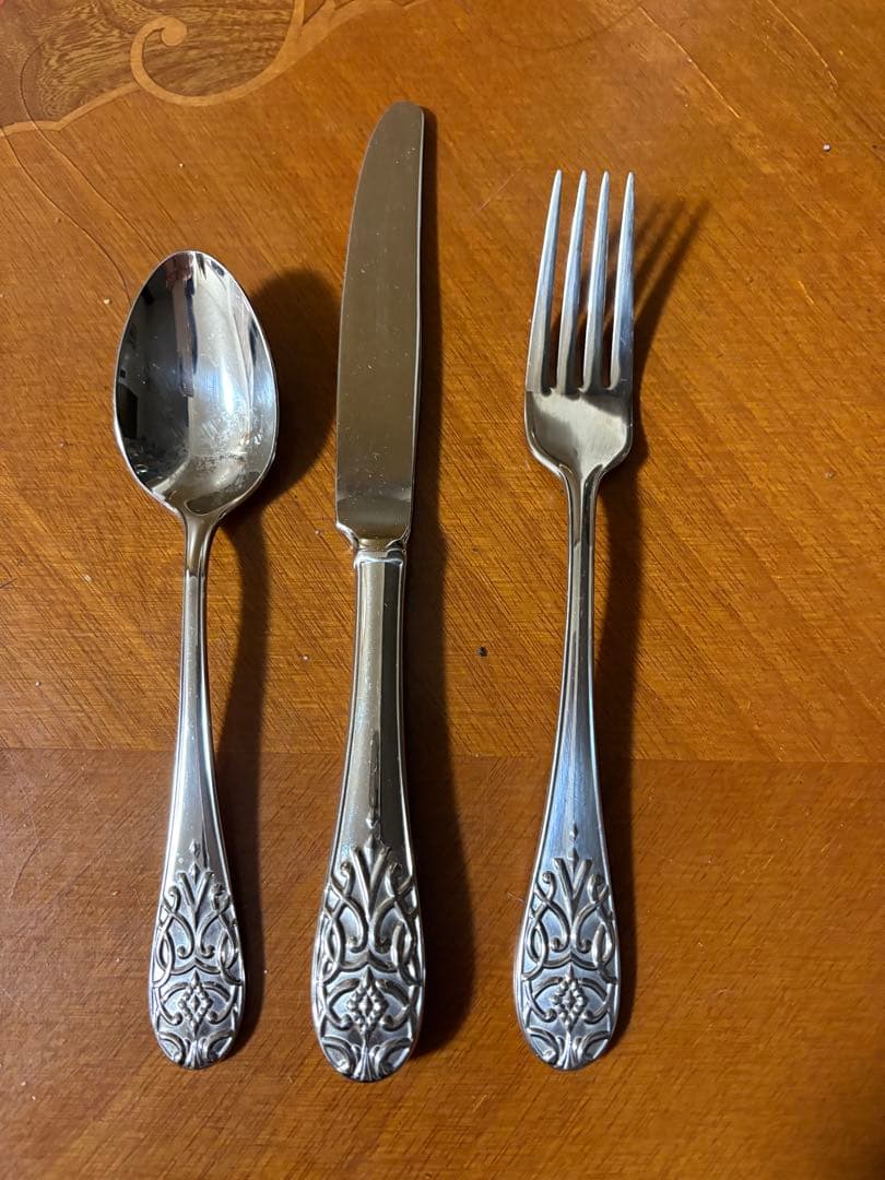ステンレス製カトラリーセット（スプーン、フォーク、ナイフ）