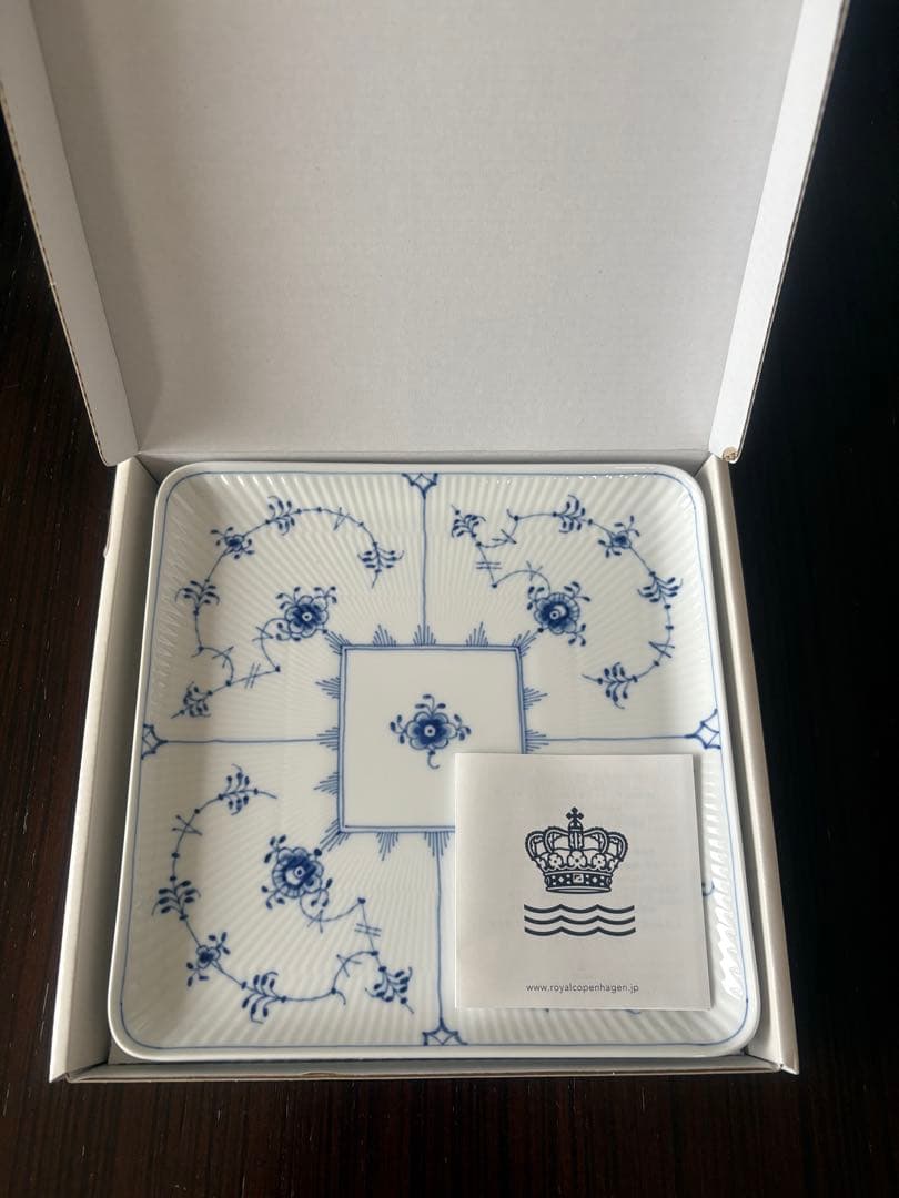 ロイヤル コペンハーゲン ブルーフルーテッドプレイン