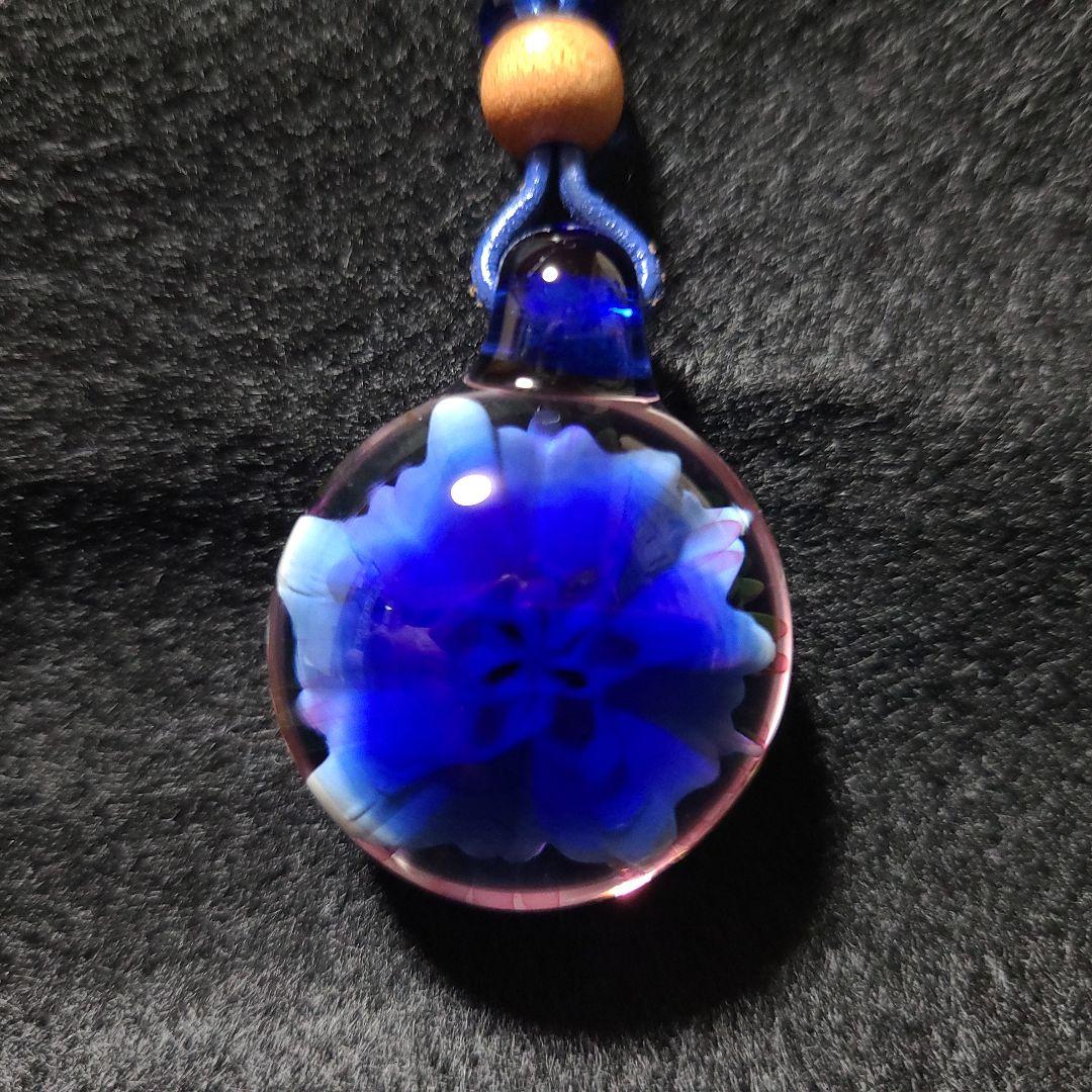 【玉響glass】花柄ガラスペンダント ポリシリケイトガラス ハンドメイド