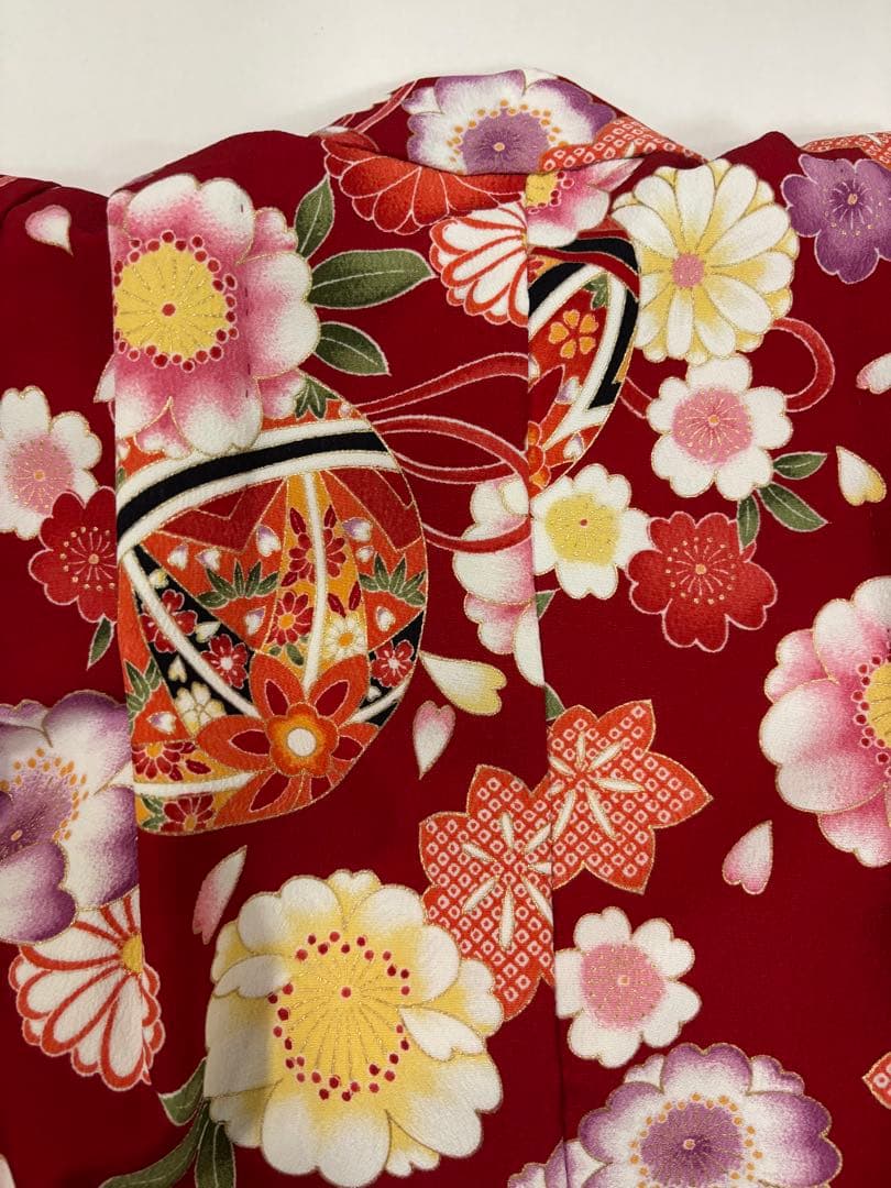 七五三　女の子着物　2点セット　華やか赤縮緬風　手鞠　八重桜　日本製