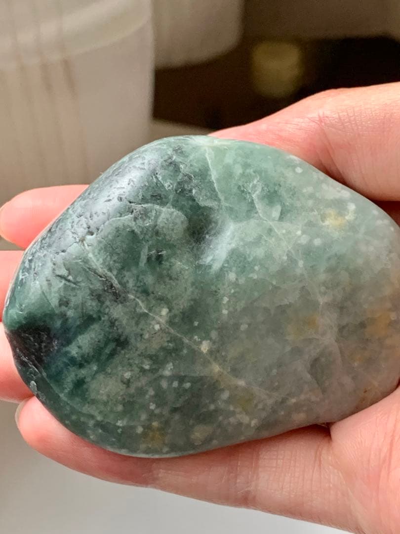 糸魚川ひすい極上の海石　翡翠　原石　翡翠　鉱物標本　コン沢　水石　根付　青翡翠