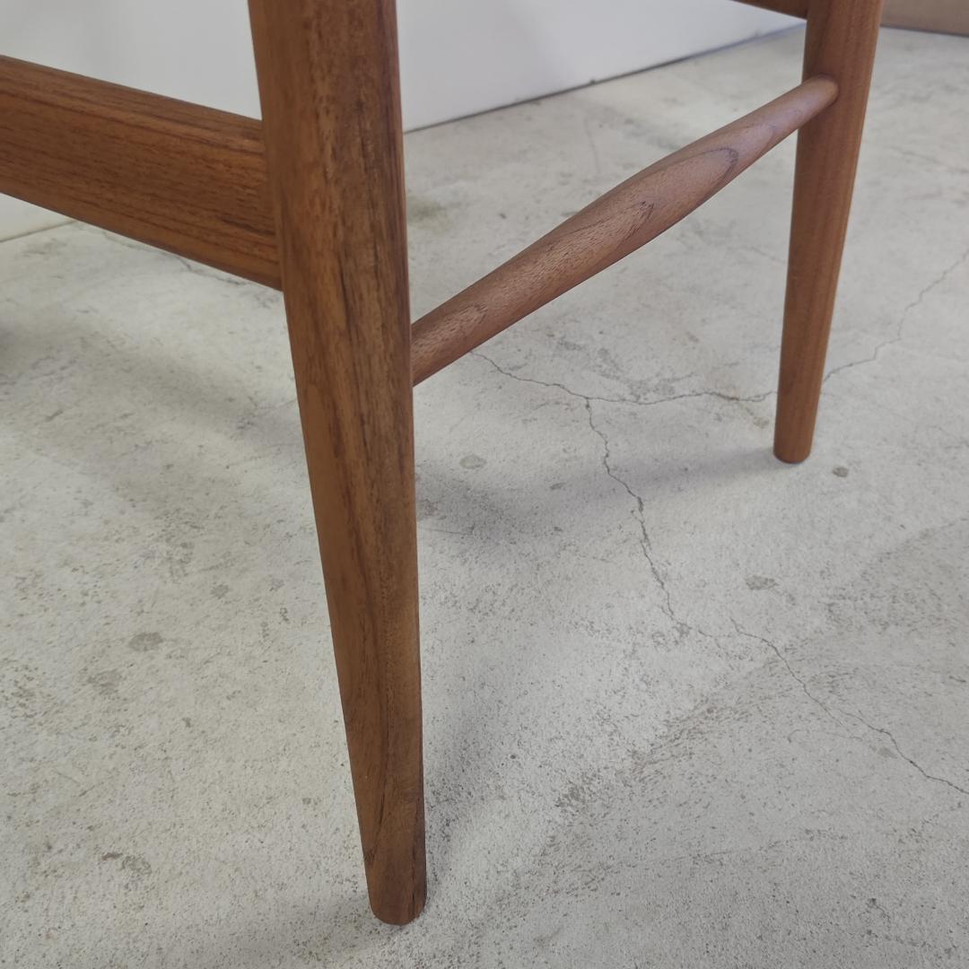 CH24 / Yチェア チーク材・オイル仕上げ SH45cm