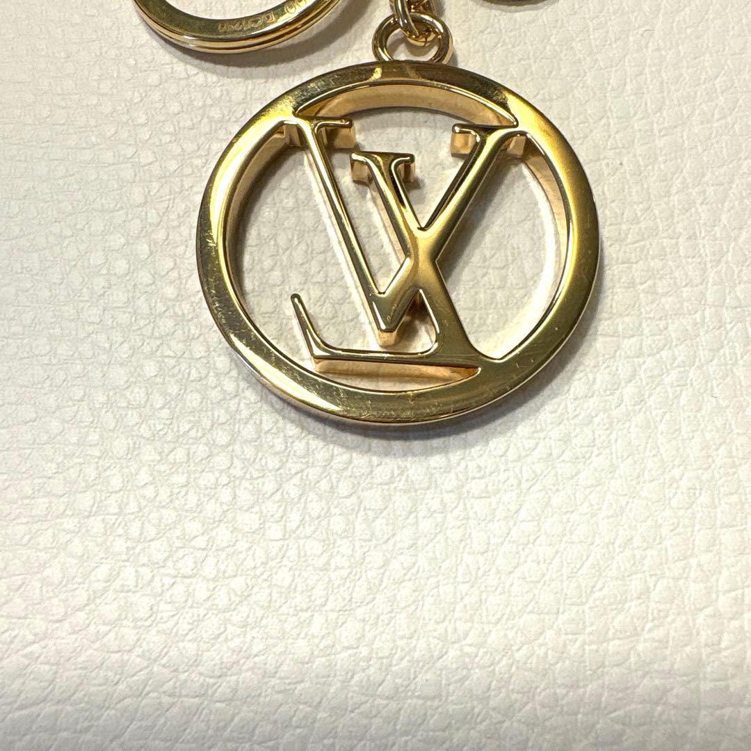 ルイヴィトン　ロゴ　ゴールド キーホルダー　キーリング　ショッパー　リボン付き