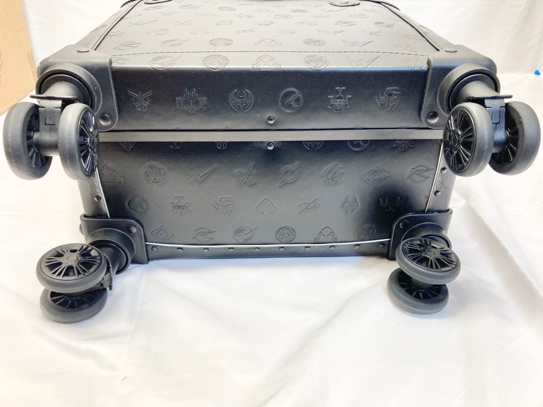 【未使用品】平成仮面ライダー20作品記念　キャスター付きトランク　スーツケース