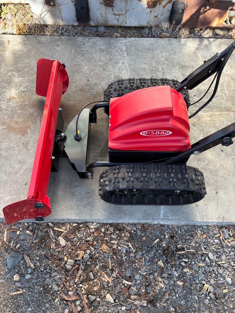 WADO除雪機　充電式 除雪機「スノーブレード」e-SB80