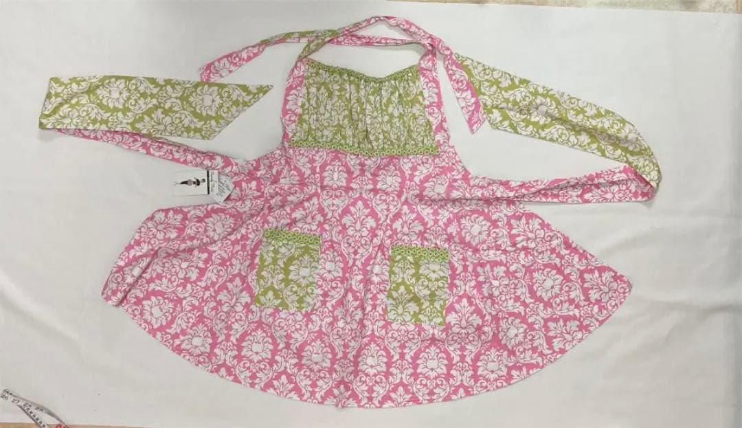 新品　ヘブンリーホステス　エプロン　ダンディデイジー柄