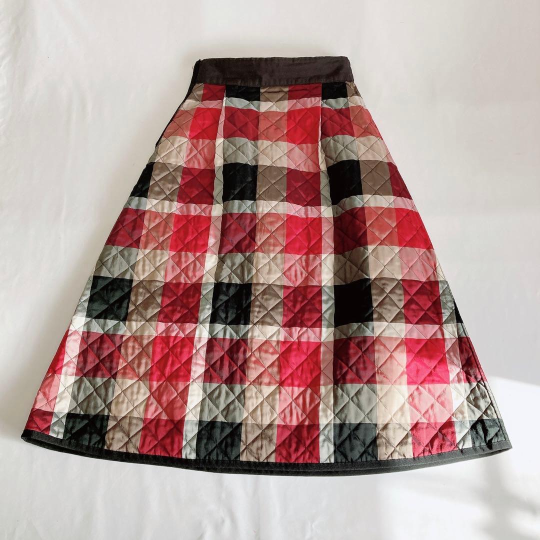 極美品 ブルーレーベルクレストブリッジ キルティングのリバーシブルスカート 38