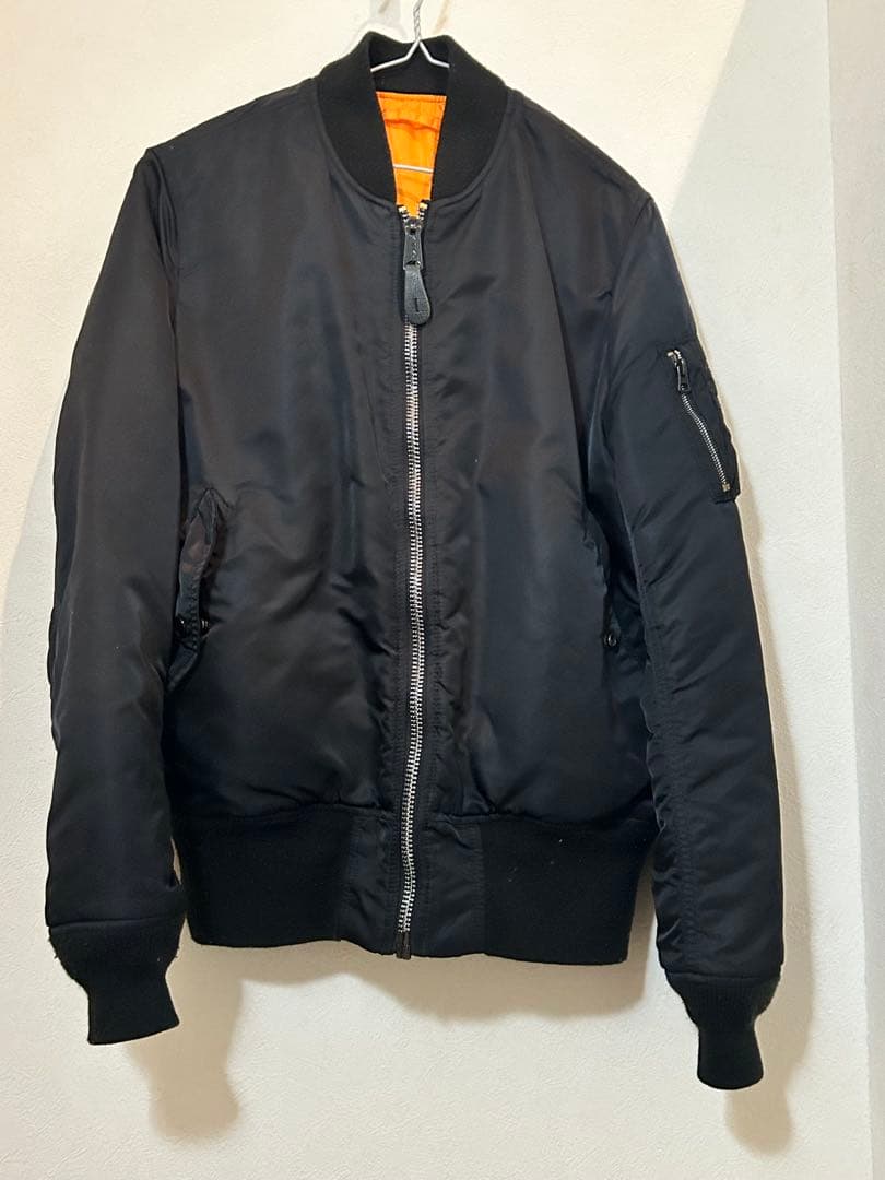 Alpha Industries MA-1 ブラックジャケット