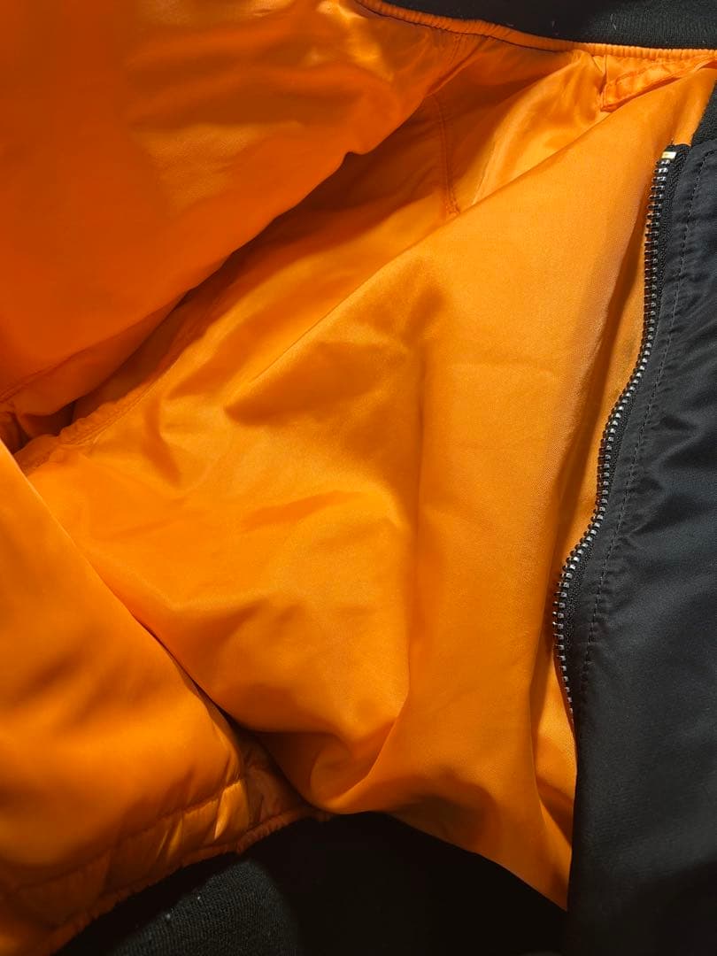 Alpha Industries MA-1 ブラックジャケット