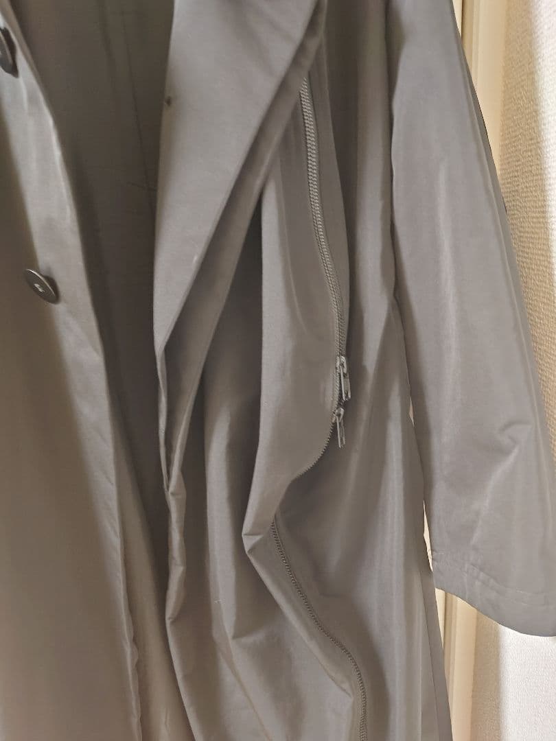 芽風 黒のロングコート