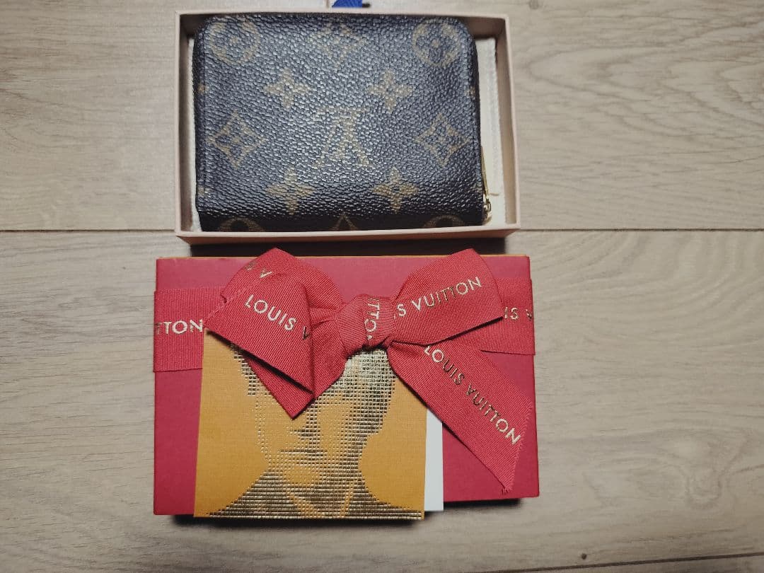 ルイ・ヴィトン　ジッピー・ パース