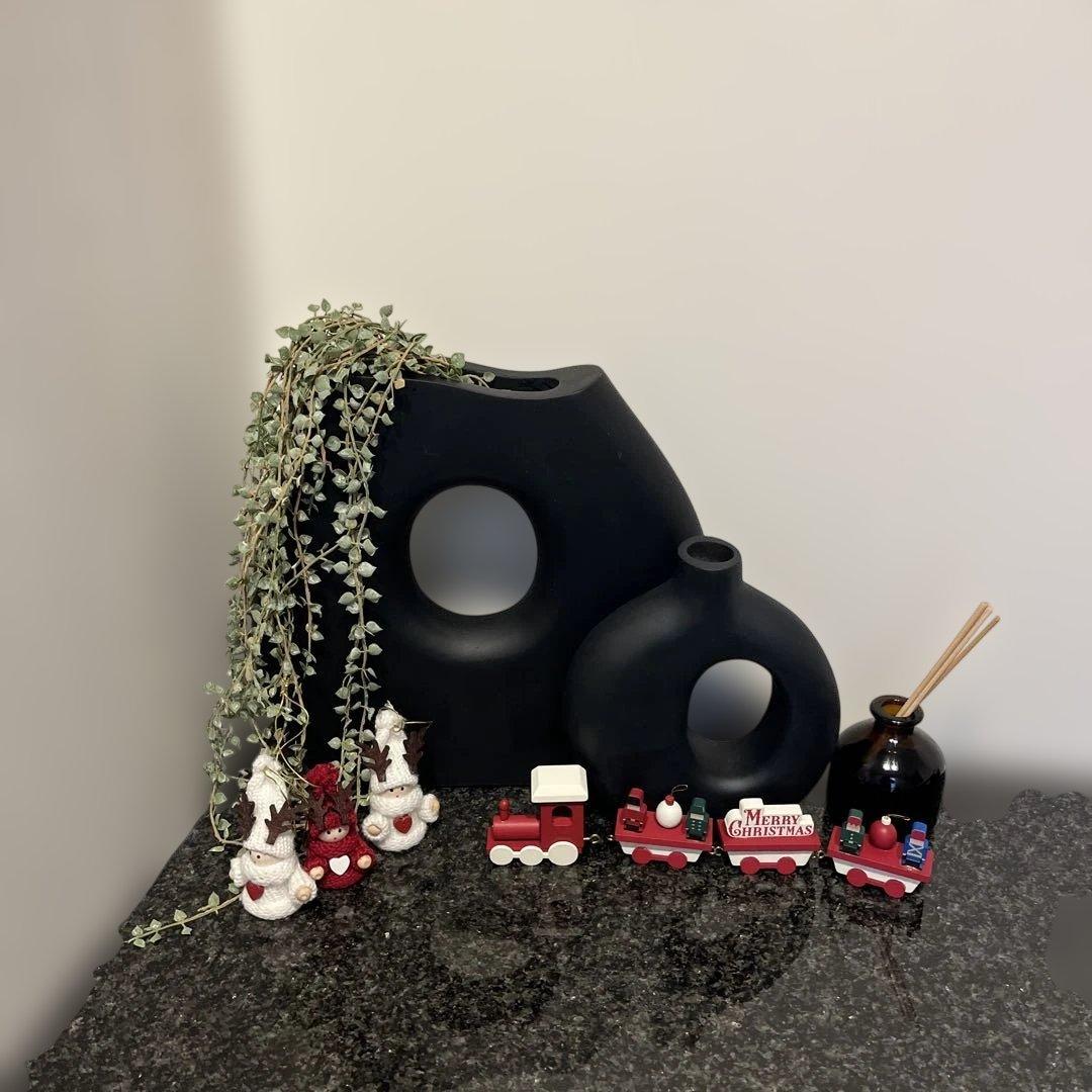 ACTUS インテリア黒いセラミック花瓶とクリスマス置物セット