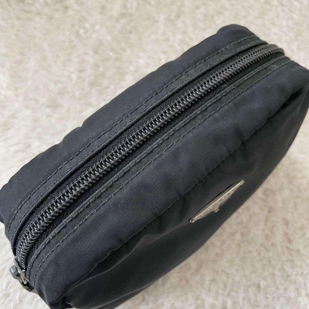 PRADA ブラック ナイロンポーチ