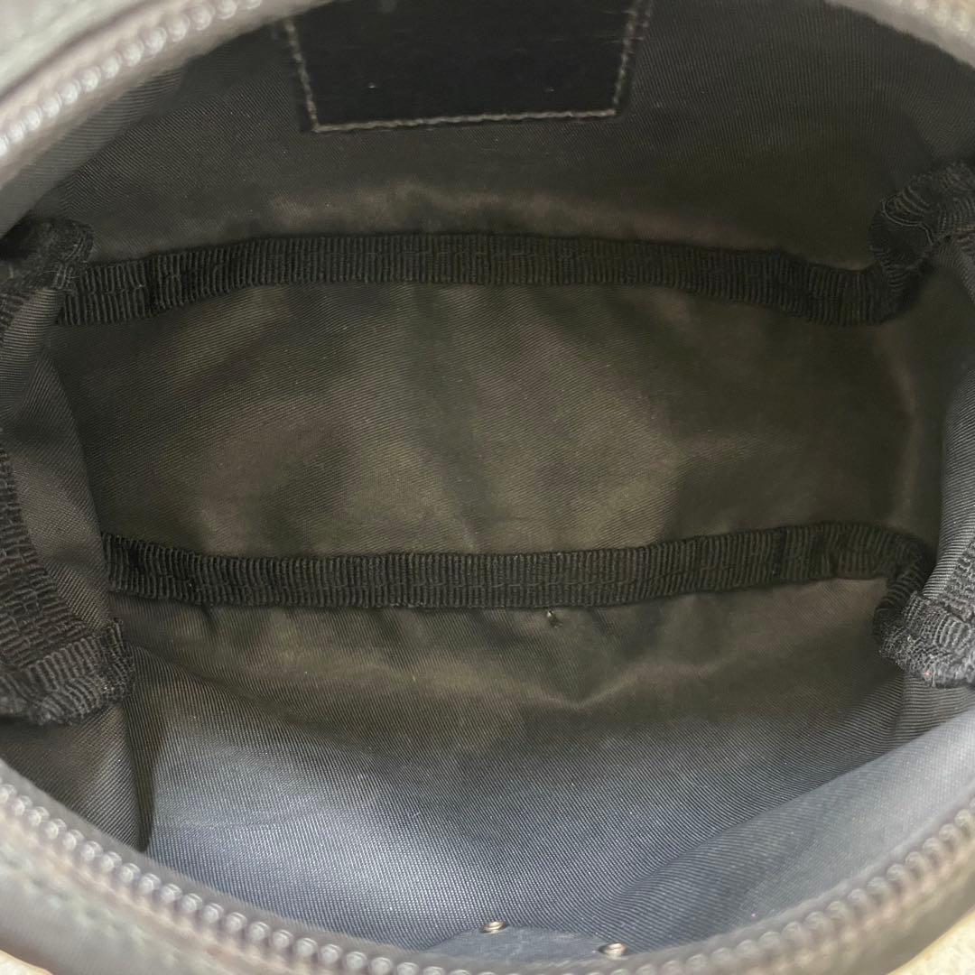 PRADA ブラック ナイロンポーチ