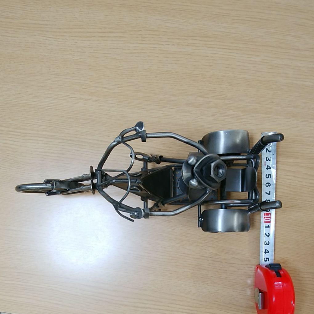 【期間限定特価】バイクに乗ったカエルの置物(金属製)