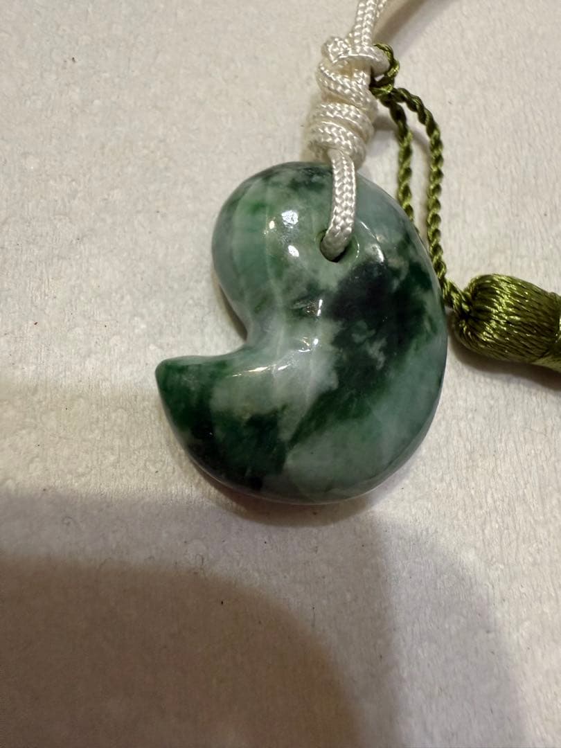 糸魚川翡翠‼️勾玉‼️翡翠（かわせみ）工房で購入品‼️見事な翡翠‼️激安出品‼️送料無料‼️