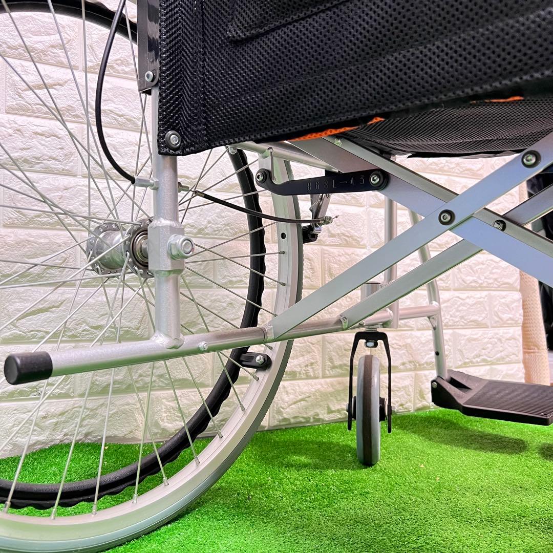 超美品　Care-Tec Japan車椅子 ケアテックジャパン車椅子