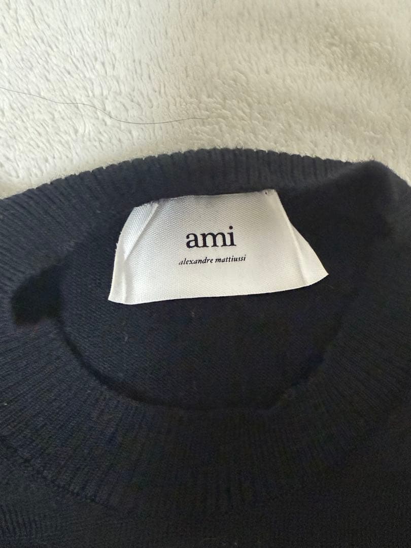 ami parisブラック ハートロゴ セーター