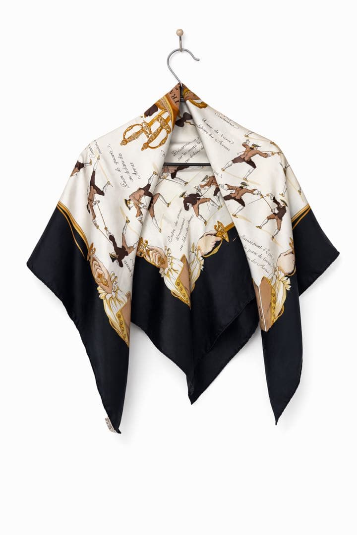 【HERMÈS】スカーフ カレ90 フェンシング柄