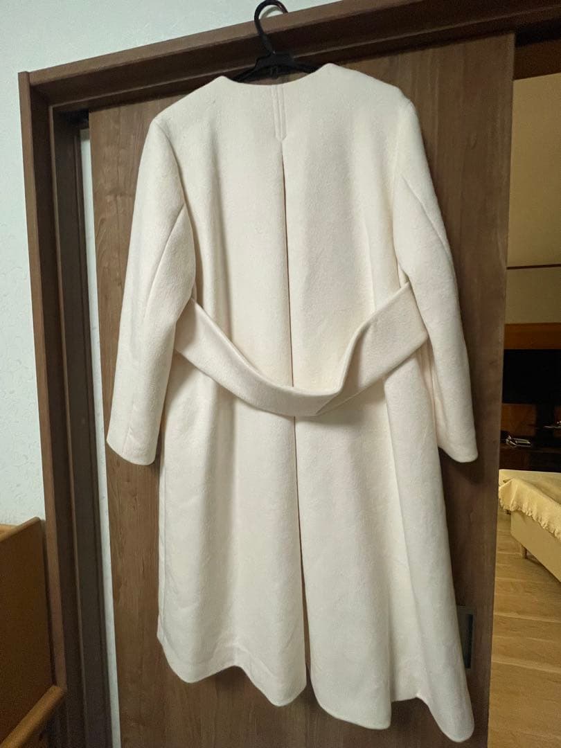 1回短時間着用！25AWセルフォードホワイトカシミヤ混ノーカラーコートサイズ36