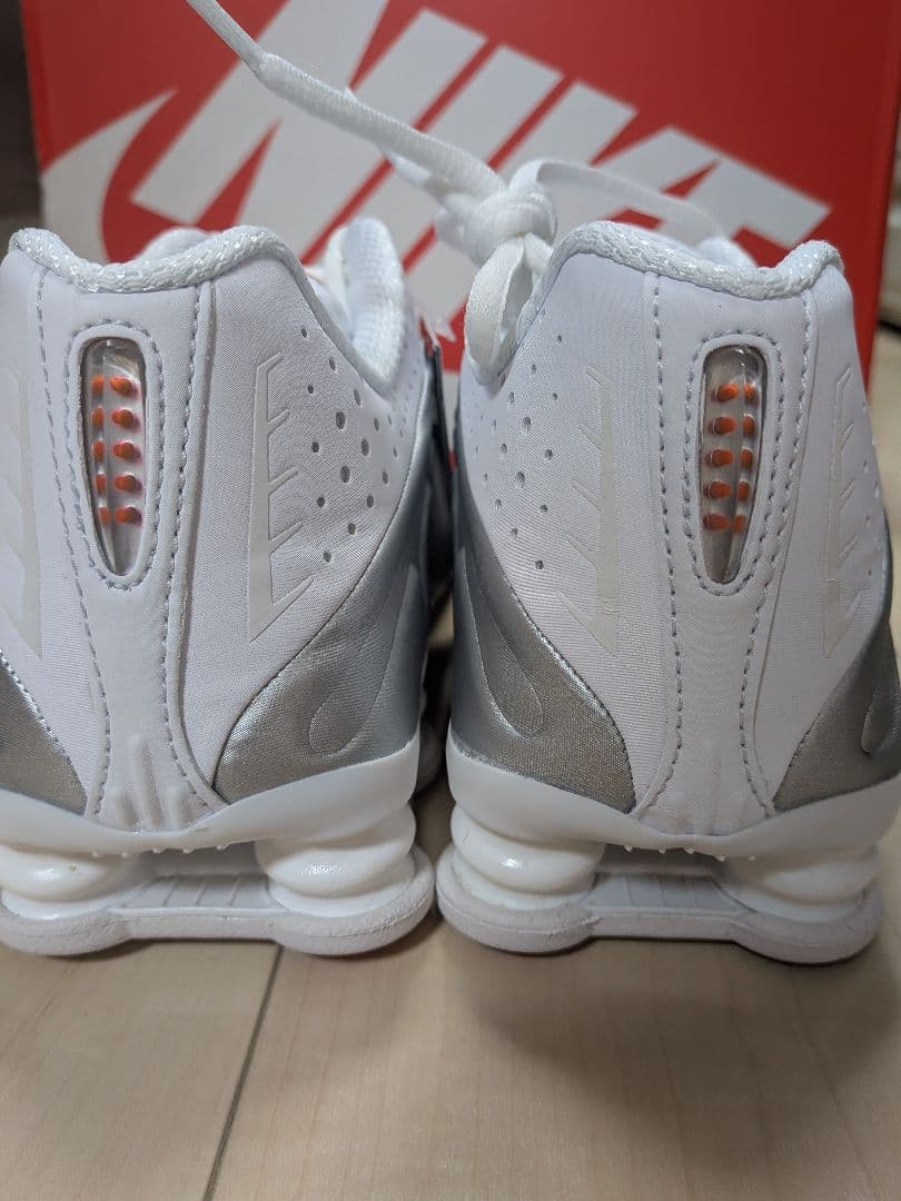 新品未使用！24.5㌢NIKE ショックス★SHOX