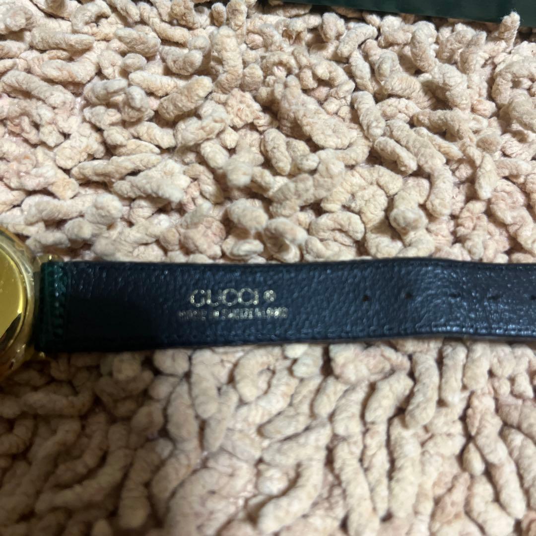 ジャンクオールド GUCCI 腕時計 ゴールド×グリーン レザー箱、販売証明書付