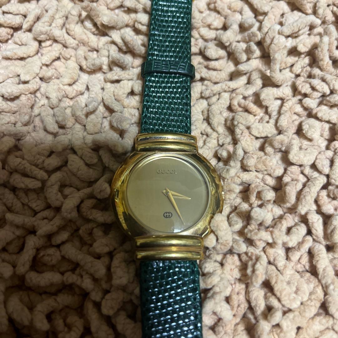 ジャンクオールド GUCCI 腕時計 ゴールド×グリーン レザー箱、販売証明書付