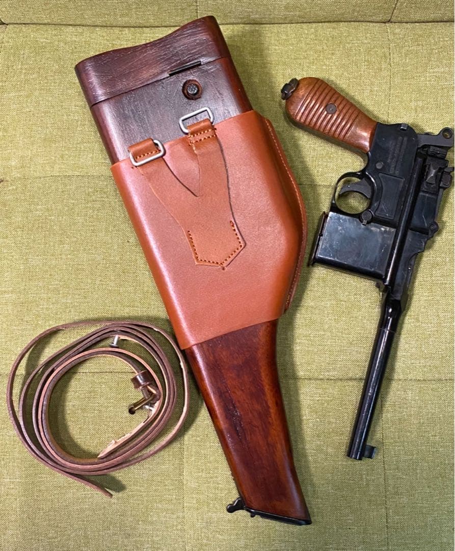 ドイツ軍　モーゼルM712用木製ホルスター&ホルダーとスリング(レプリカ)