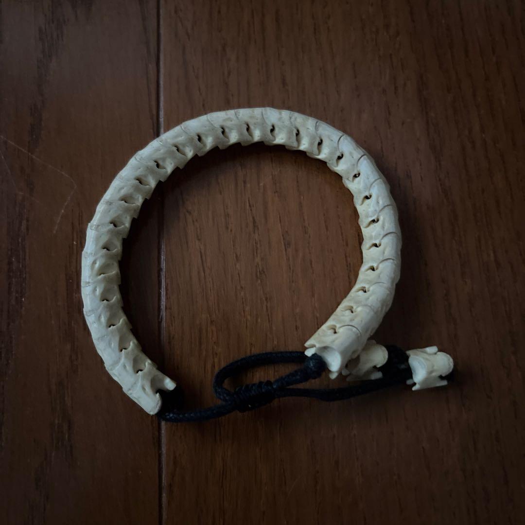 天然素材蛇骨ブレスレット
