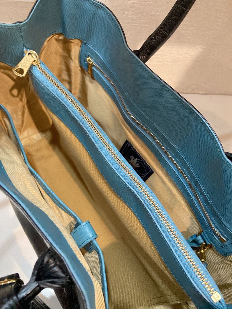 【美品】ADMJ クロコ型押し　レザー　トートバッグ　黒　A4可