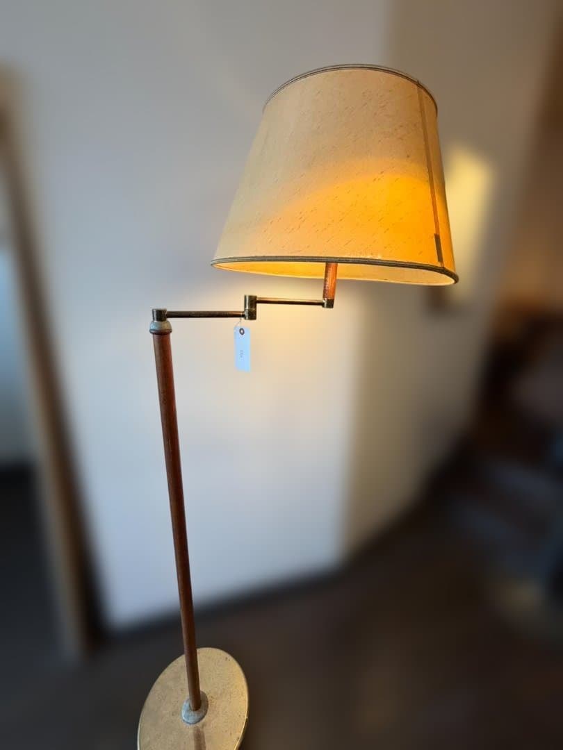 ヤマギワ　ヴィンテージ ビーチ材×真鍮色　2灯 スイングアーム