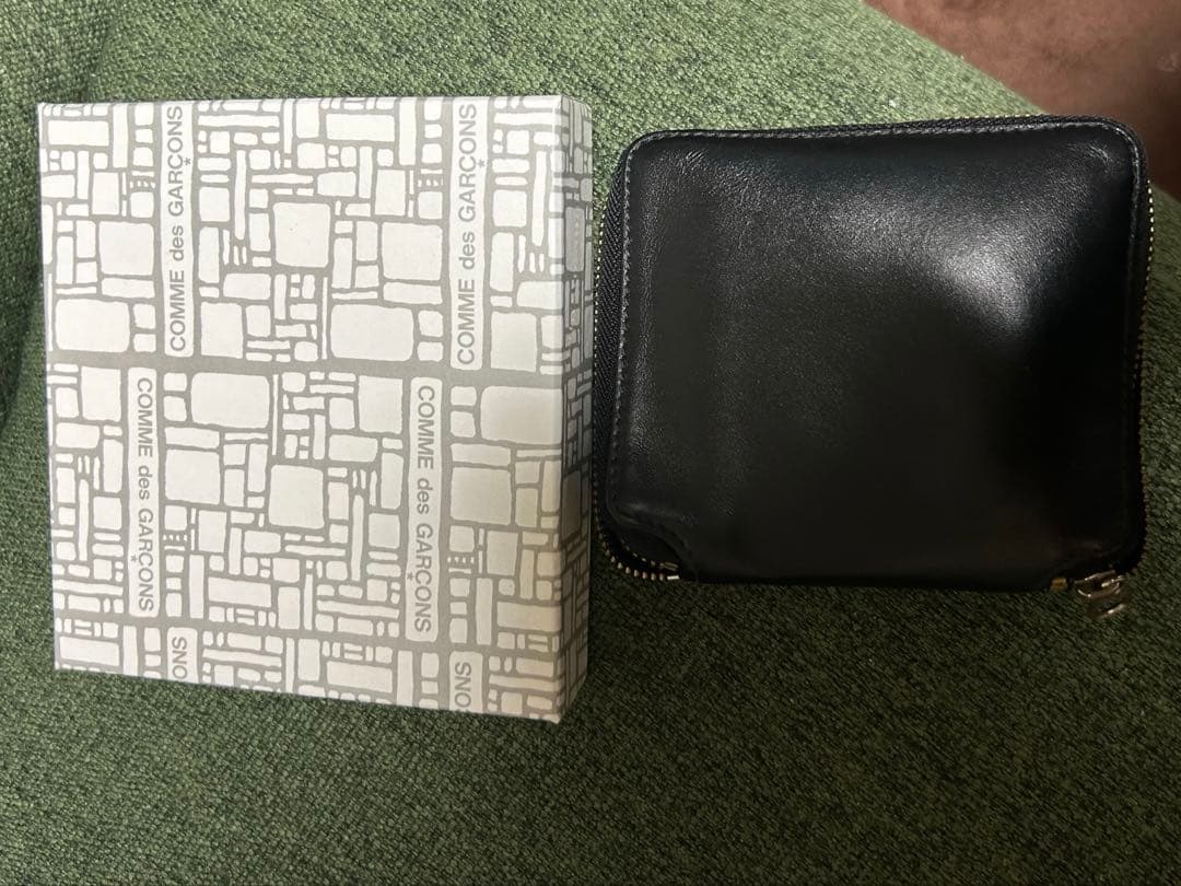 【最終値下げ】コムデギャルソン　2つ折り財布　小銭入れ付き