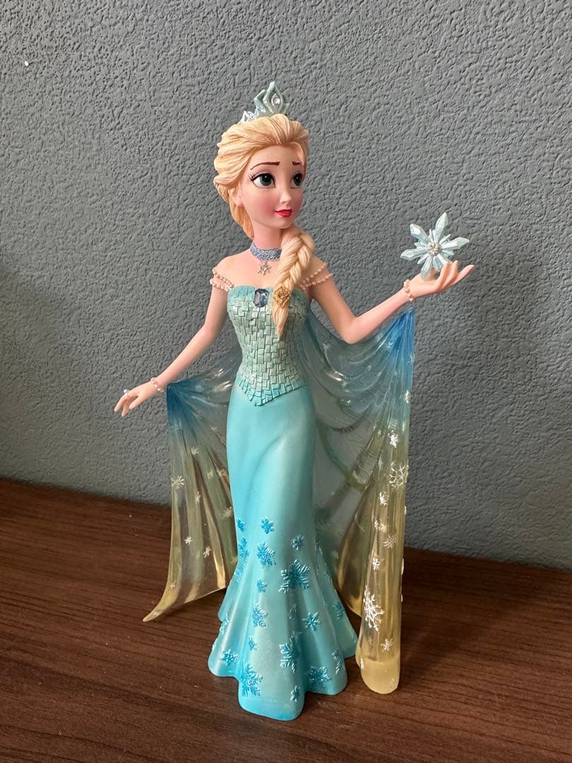 アナと雪の女王　エルサ　置物