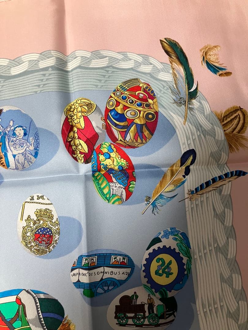 Hermès カラフルシルクスカーフ