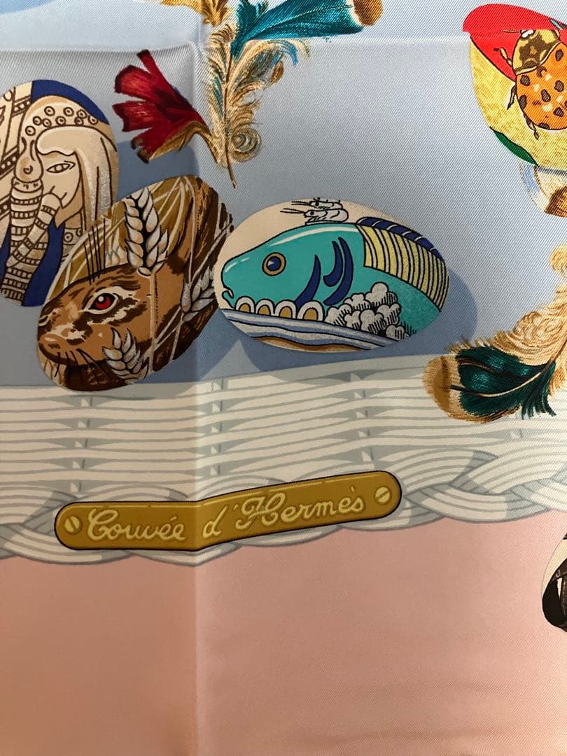 Hermès カラフルシルクスカーフ