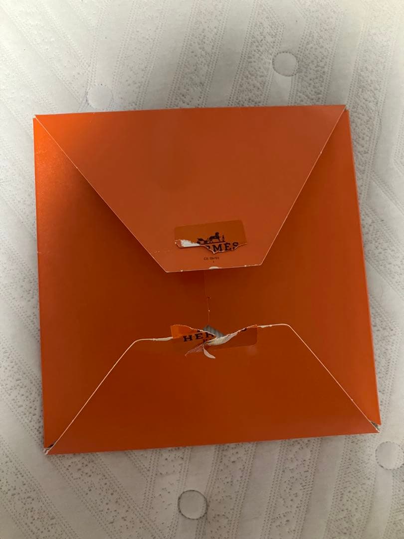Hermès カラフルシルクスカーフ
