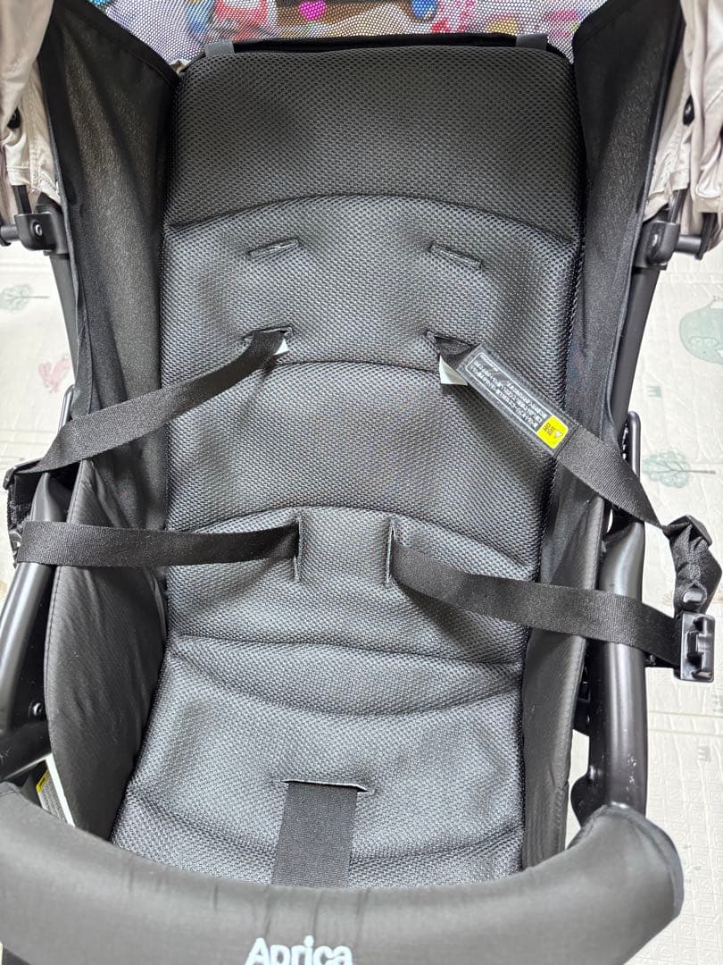 アップリカ　マジカルエアーフリー　ベビーカー