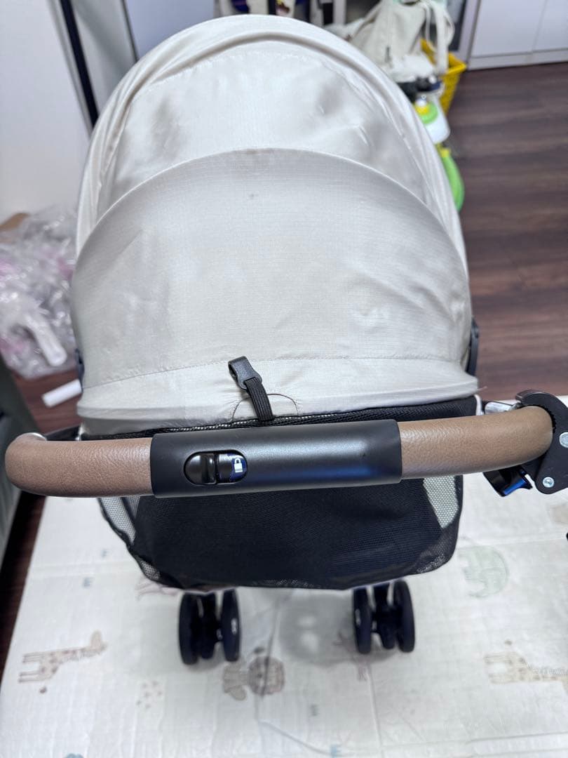 アップリカ　マジカルエアーフリー　ベビーカー