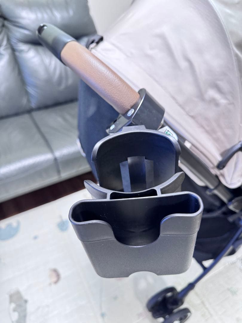 アップリカ　マジカルエアーフリー　ベビーカー