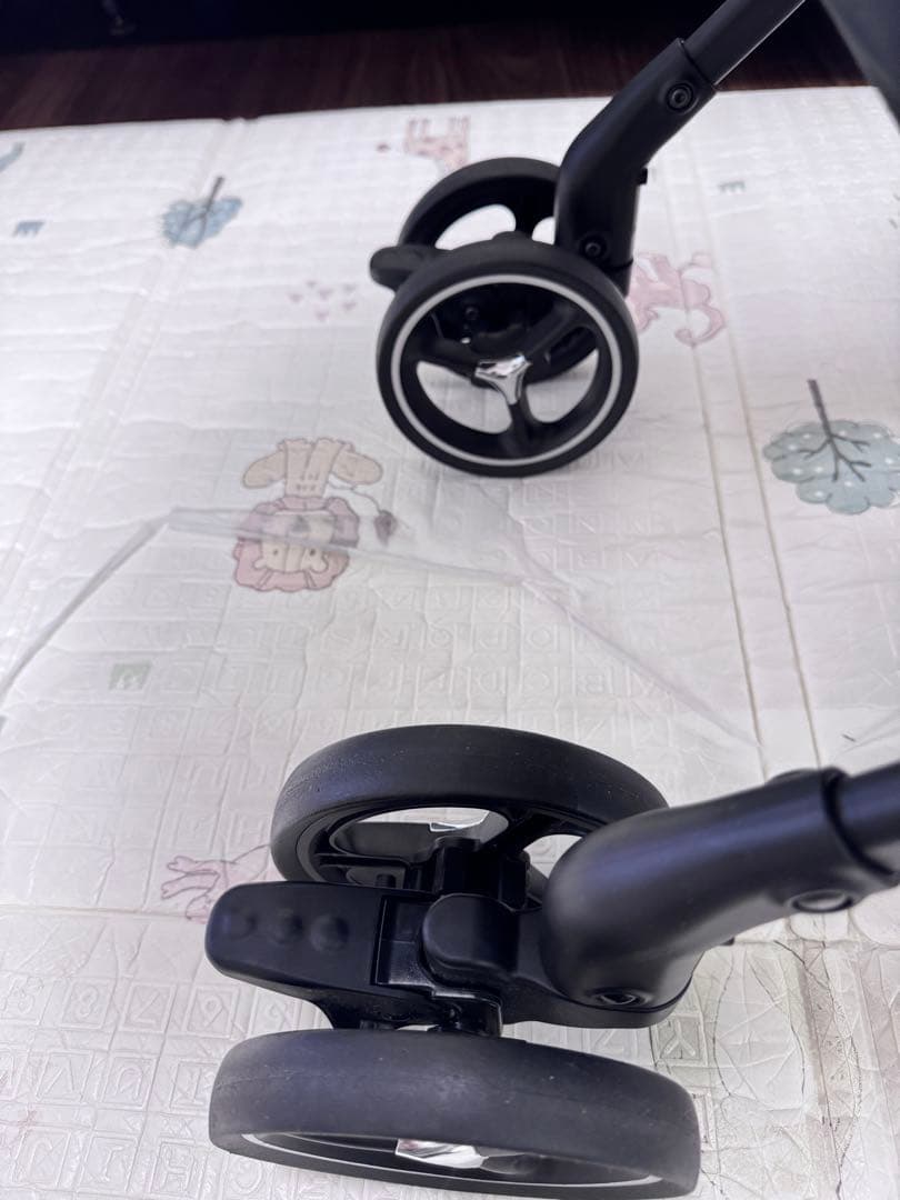 アップリカ　マジカルエアーフリー　ベビーカー