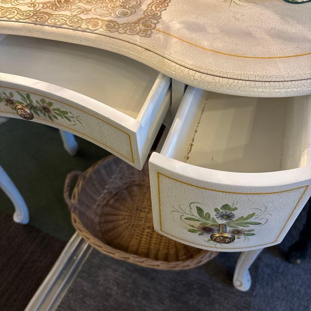 ロココ調　猫足サイドテーブル