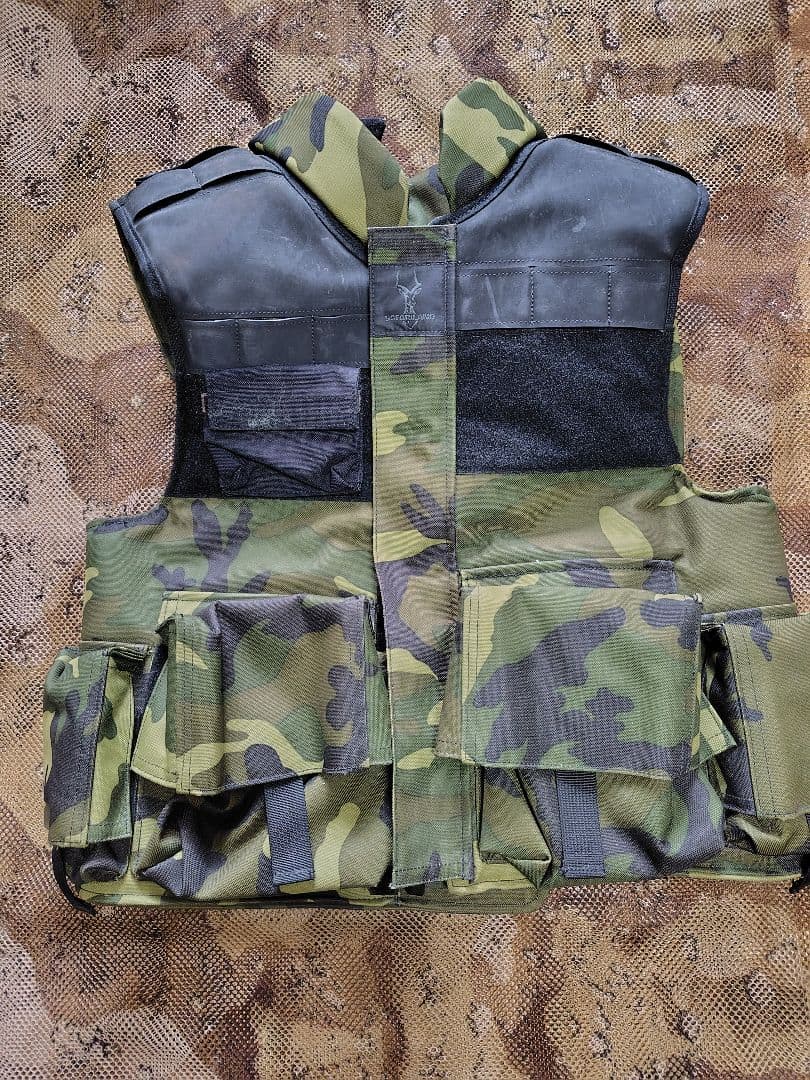 サファリランド社製COVER６ボディアーマー