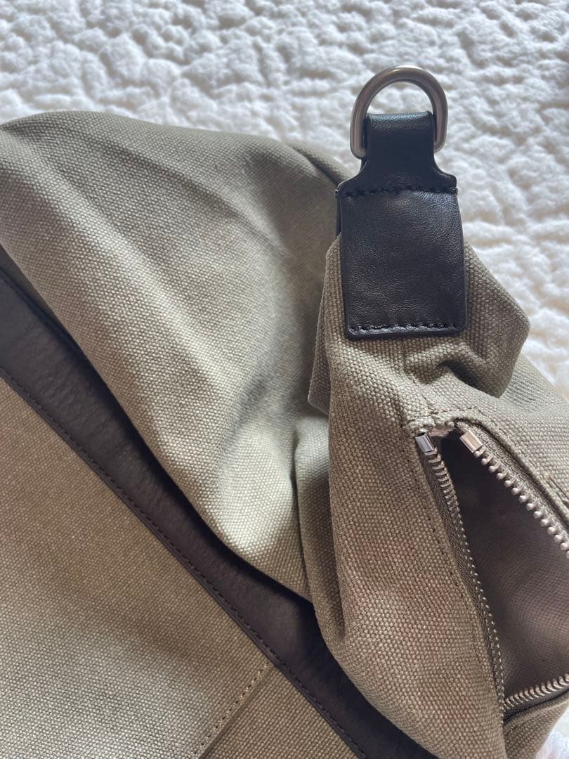 未使用イルビゾンテ　サインロゴ　トートバッグ　レザーキャンパス牛革