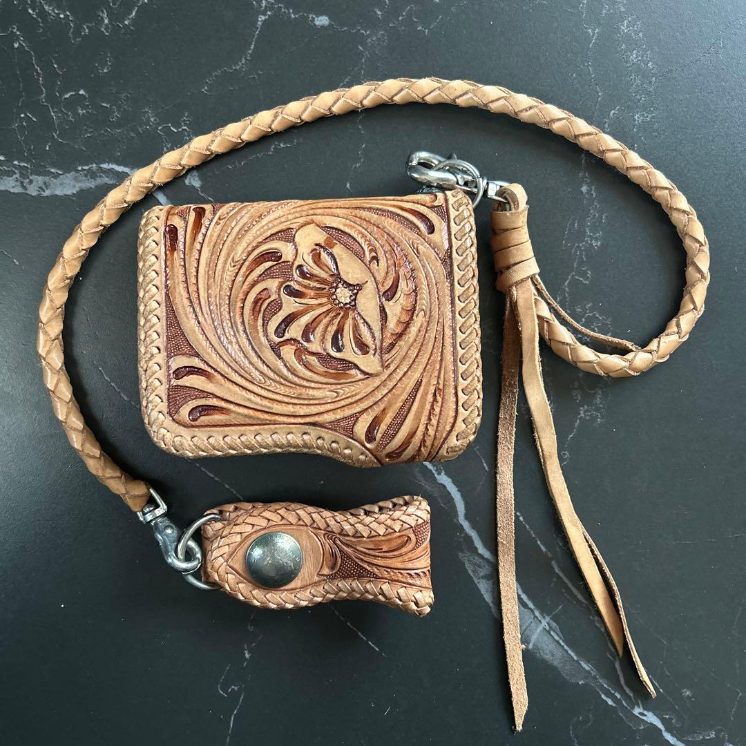 mud monkey 彫刻デザイン バイカーズウォレット 二つ折り財布