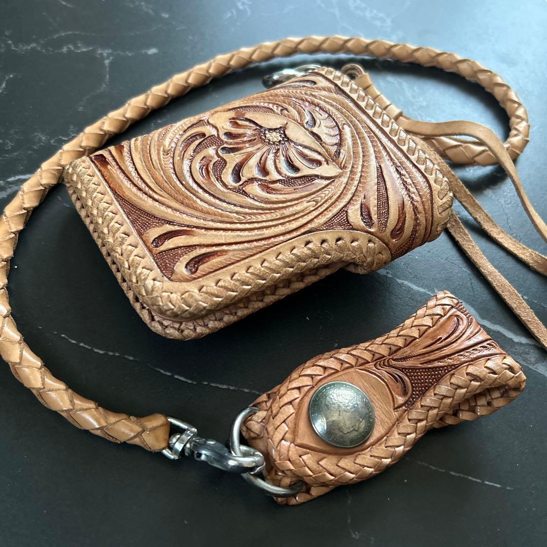 mud monkey 彫刻デザイン バイカーズウォレット 二つ折り財布