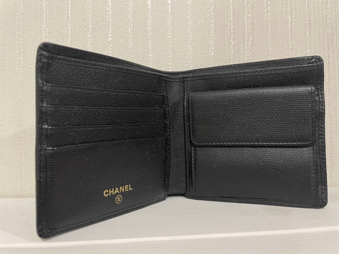 国内正規品　CHANEL シャネル　二つ折り財布　黒　キャビアスキン　ココマーク