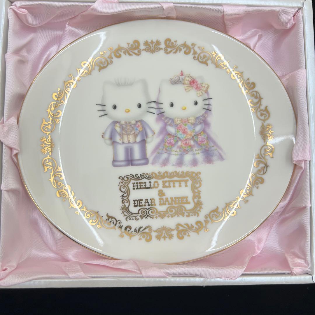 入手困難劇レア　ハローキティダニエル　ウェディングプレート２枚
